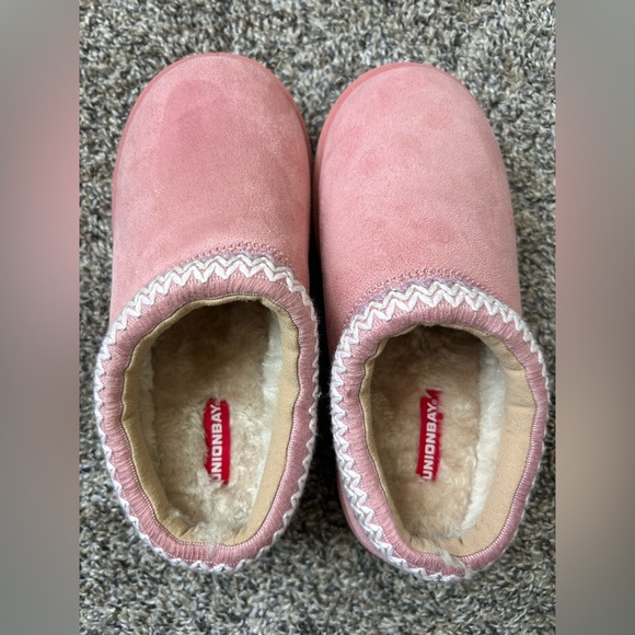 Unionbay Jade Like New Faux Suede and Fur lined Clogs size 7 - Picture 3 of 5